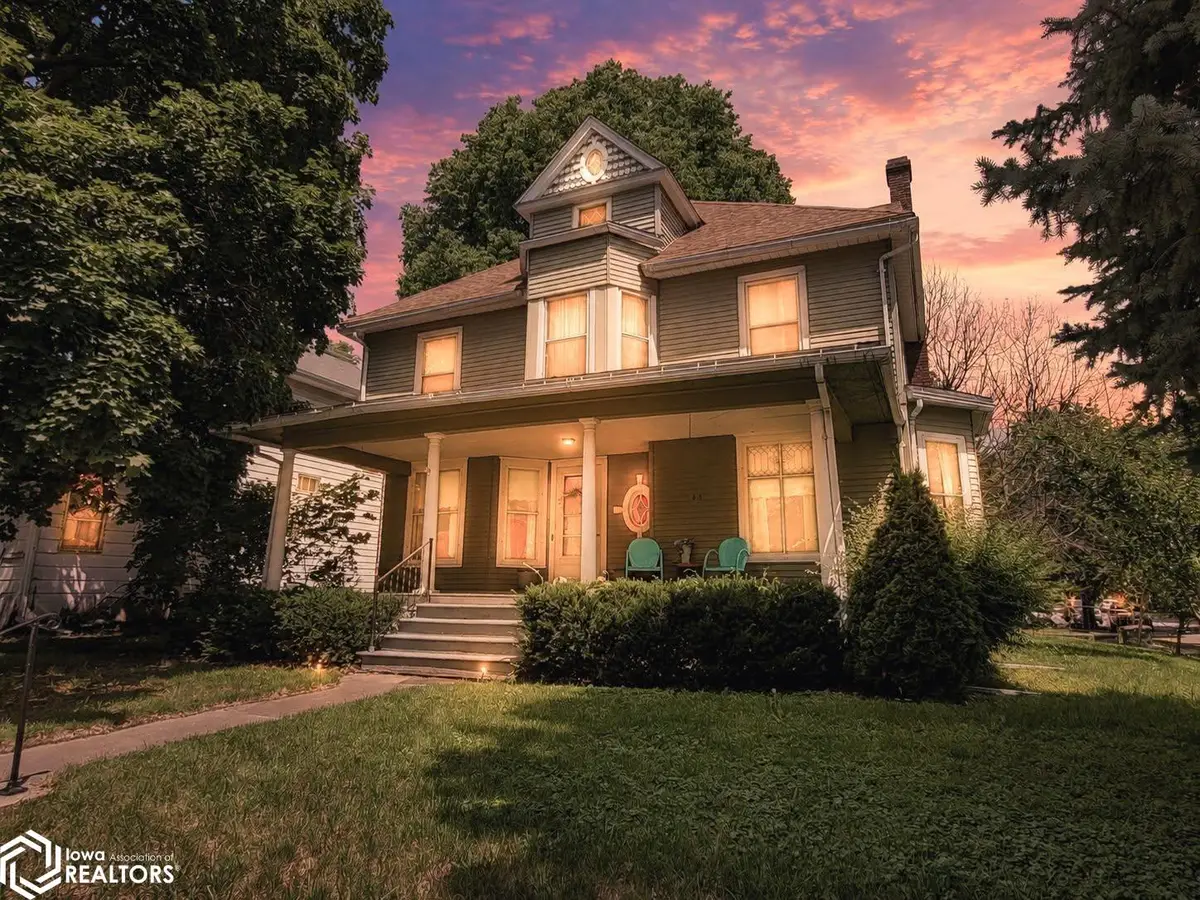 815 A Avenue E, Oskaloosa, IA 52577 - #1