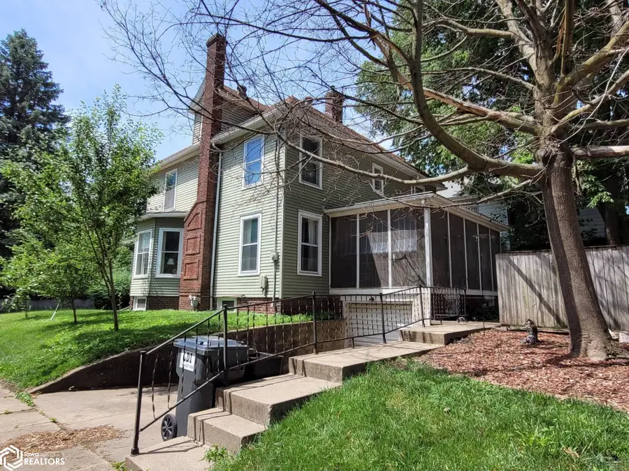 815 A Avenue E, Oskaloosa, IA 52577 - #3