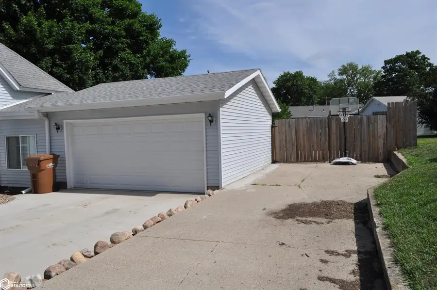 128 W 12th Street, Carroll, IA 51401 - #3