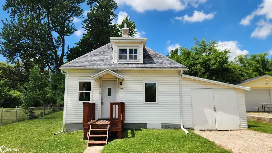 206 N 14th Street, Marshalltown, IA 50158 - #2