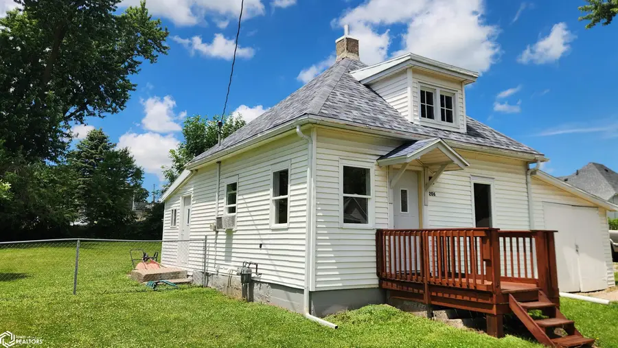 206 N 14th Street, Marshalltown, IA 50158 - #3