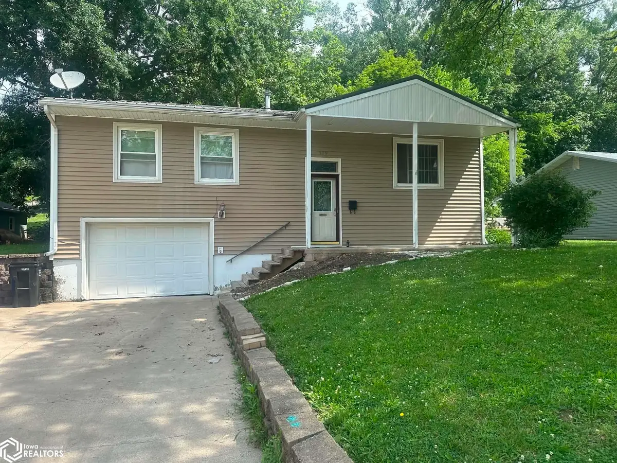 319 Lincoln Avenue, Ottumwa, IA 52501 - #1