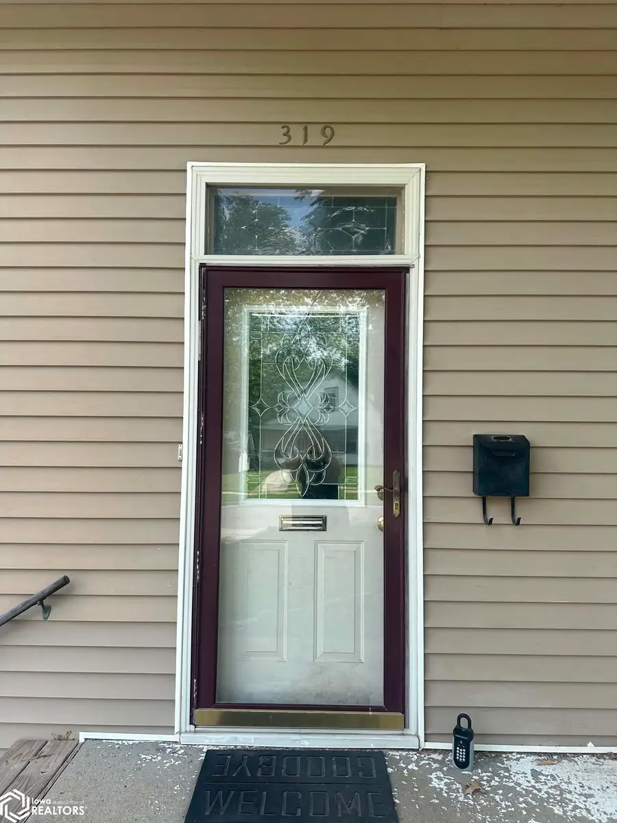 319 Lincoln Avenue, Ottumwa, IA 52501 - #3