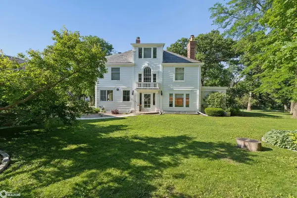 9 Beaumont Drive, Mason City, IA 50401