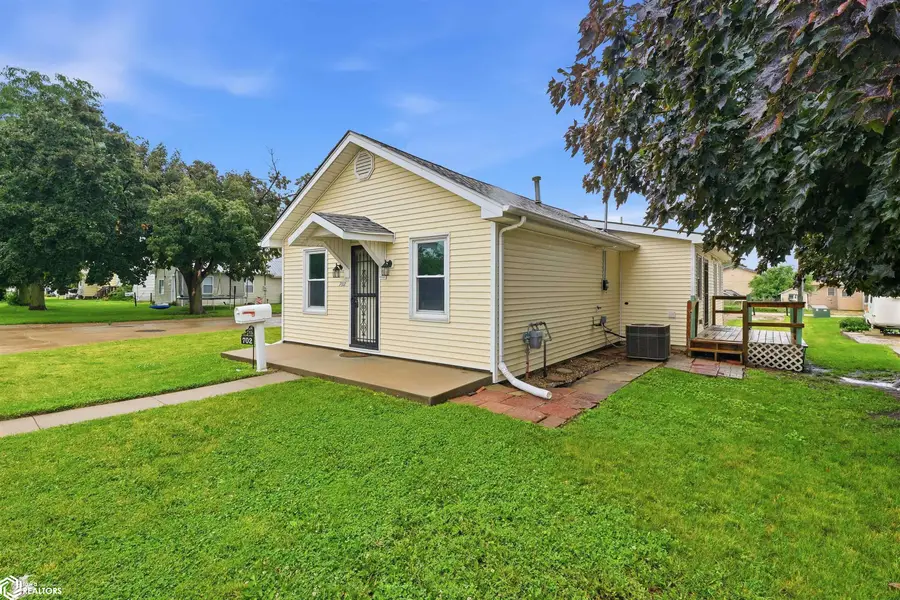 702 Union Street, Marshalltown, IA 50158 - #2