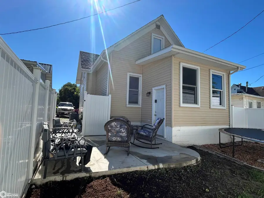 103 S 12th Street, Marshalltown, IA 50158 - #2