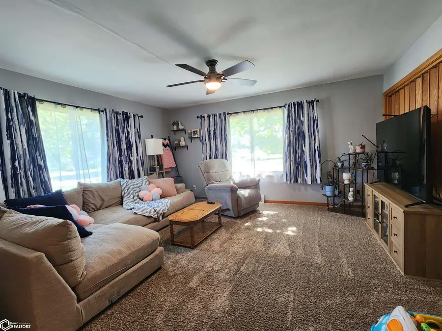 24 2nd Street Nw, Nora Springs, IA 50458 - #3