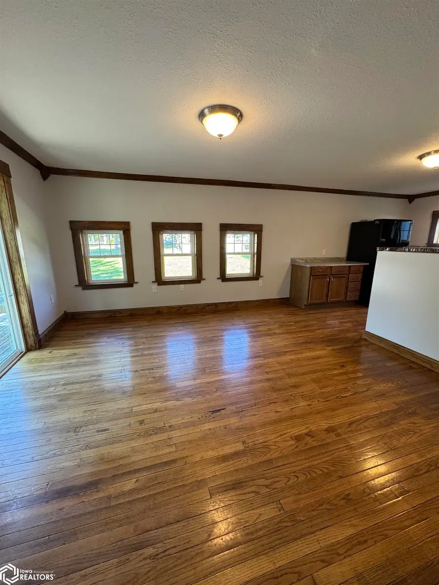116 N East Street, Sigourney, IA 52591 - #3