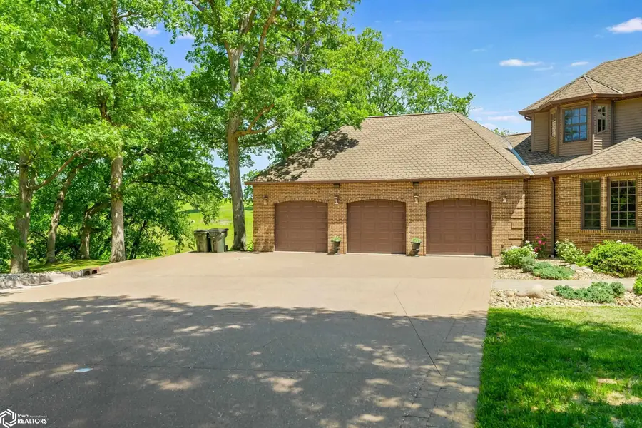 5624 Clubhouse Drive, Burlington, IA 52601 - #3