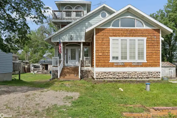15378 Oakwood Avenue, Clear Lake, IA 50428