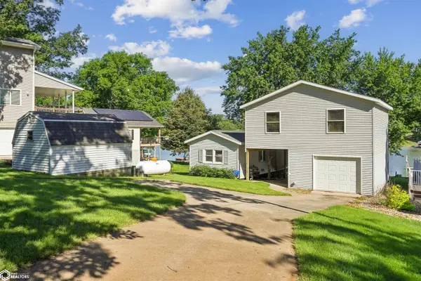 190 Center Point Drive, Montezuma, IA 50171