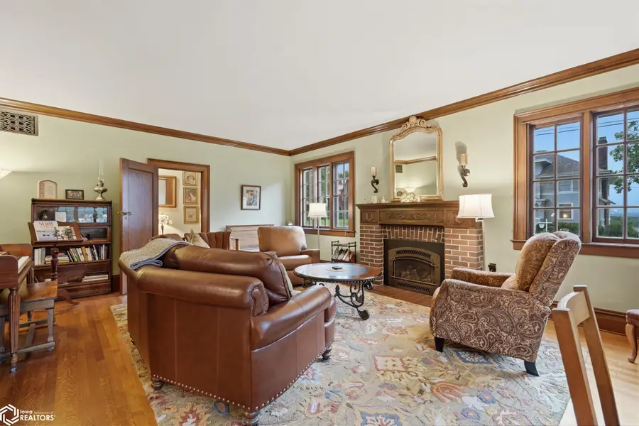 1119 N 4th Street, Burlington, IA 52601 - #3