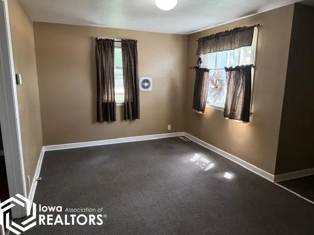 471 5th Avenue Se, Britt, IA 50423 - #3