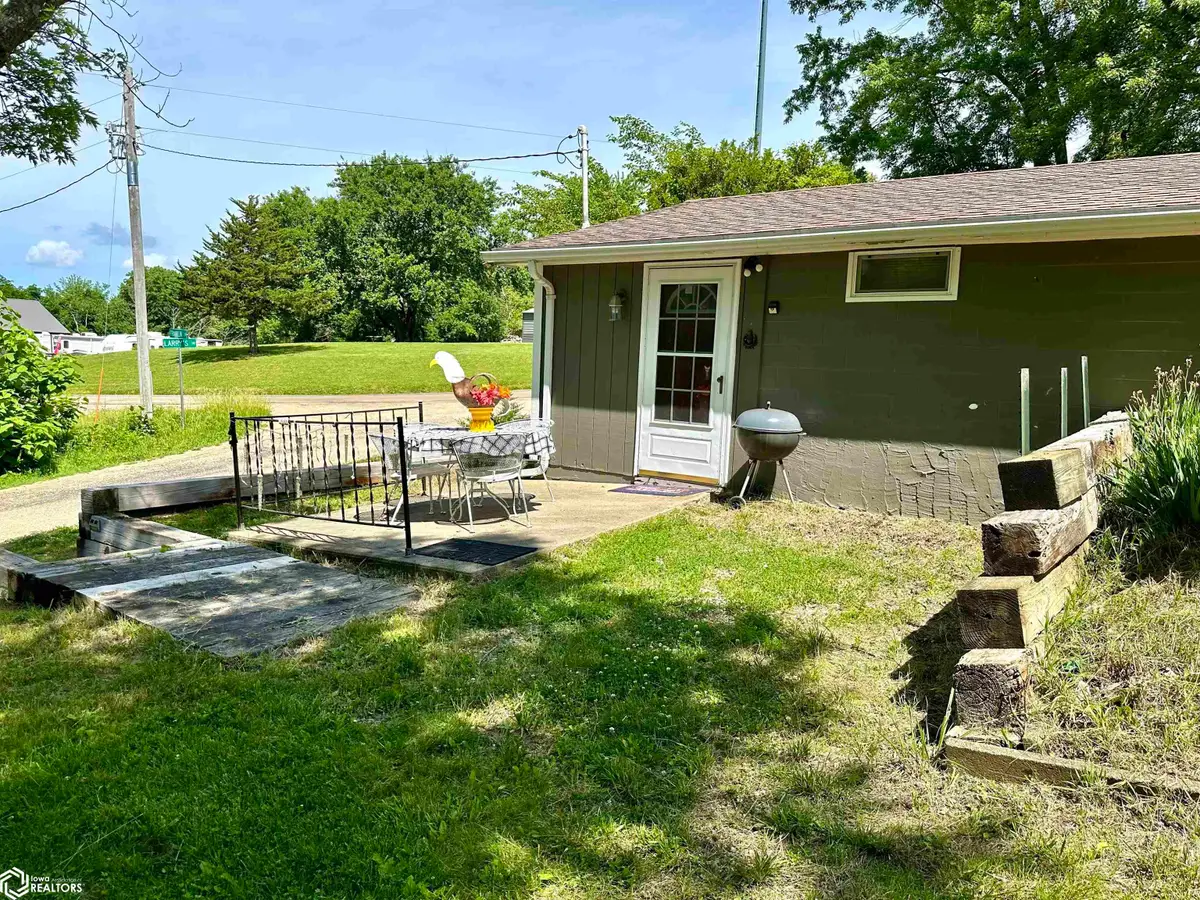 2082 Larrys Drive #2, Brooklyn, IA 52211 - #1