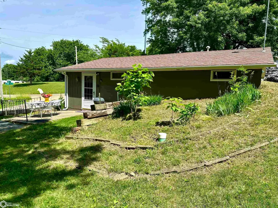 2082 Larrys Drive #2, Brooklyn, IA 52211 - #2