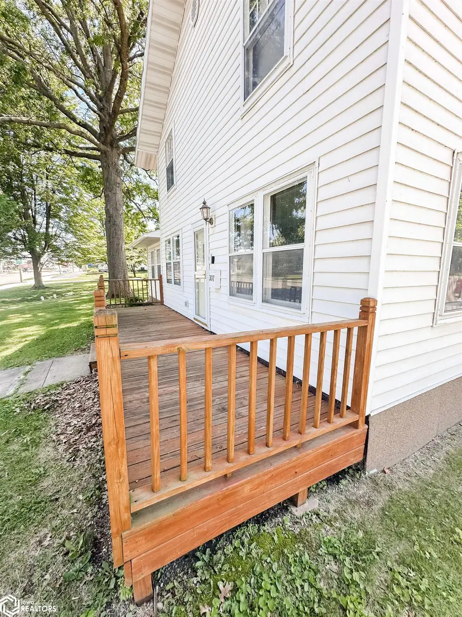 307 N Washington Street, Bloomfield, IA 52537 - #2