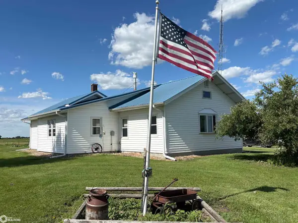 33284 582nd Street, Moulton, IA 52572