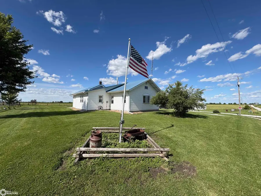 33284 582nd Street, Moulton, IA 52572 - #2