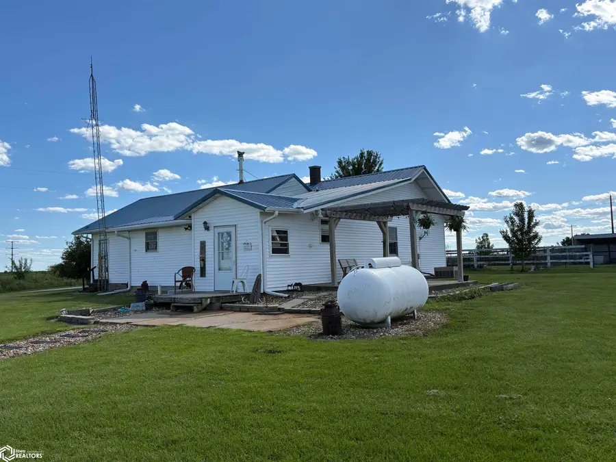 33284 582nd Street, Moulton, IA 52572 - #3