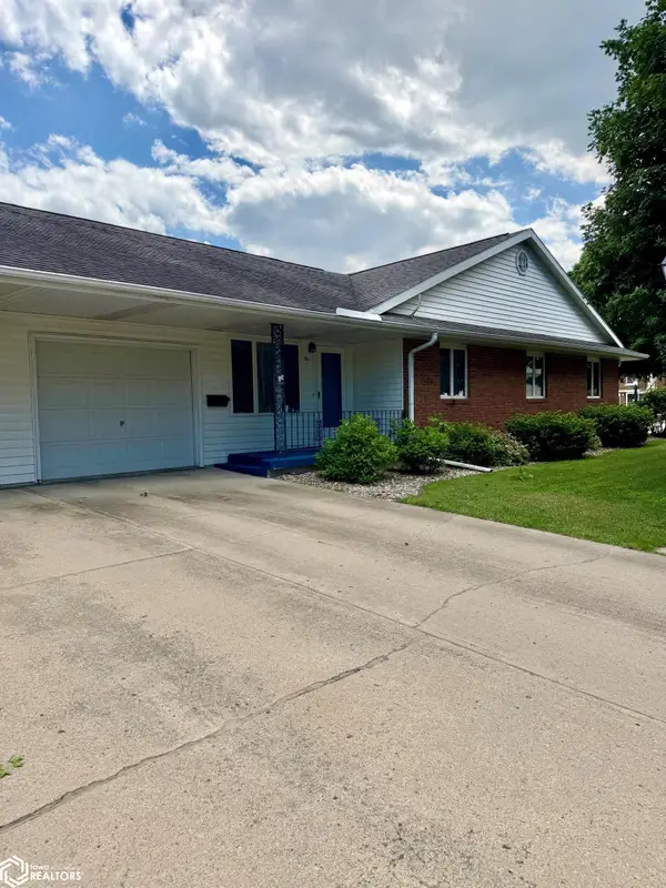 102 4th Avenue Ne, Clarion, IA 50525