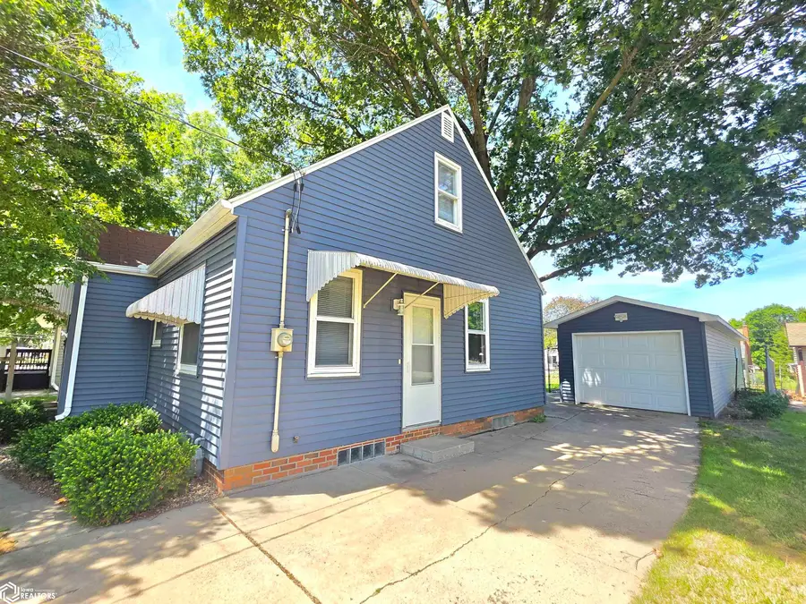 1046 1st St Ne, Mason City, IA 50401 - #3
