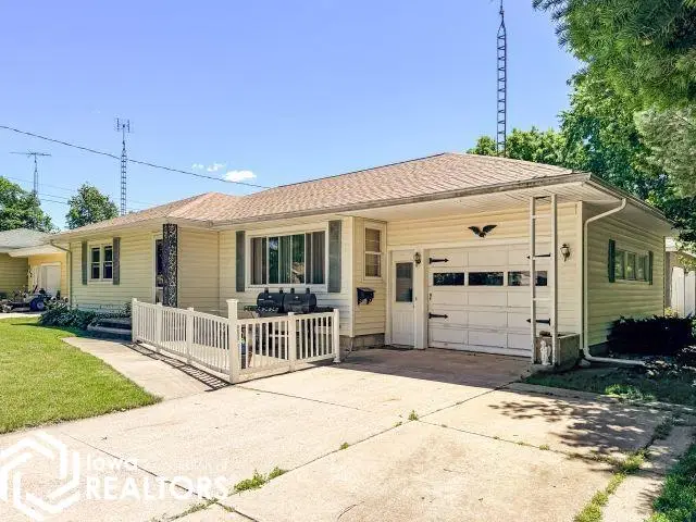 607 7th Avenue Ne, Hampton, IA 50441 - #1