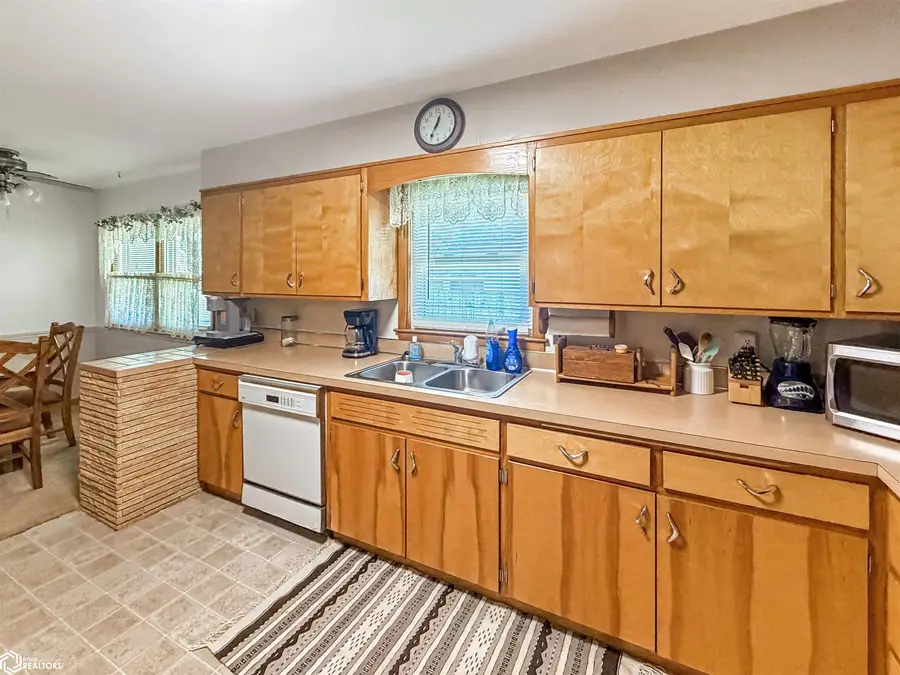 607 7th Avenue Ne, Hampton, IA 50441 - #2