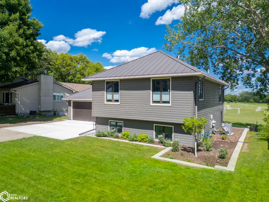 908 S 15th Street, Clear Lake, IA 50428 - #3