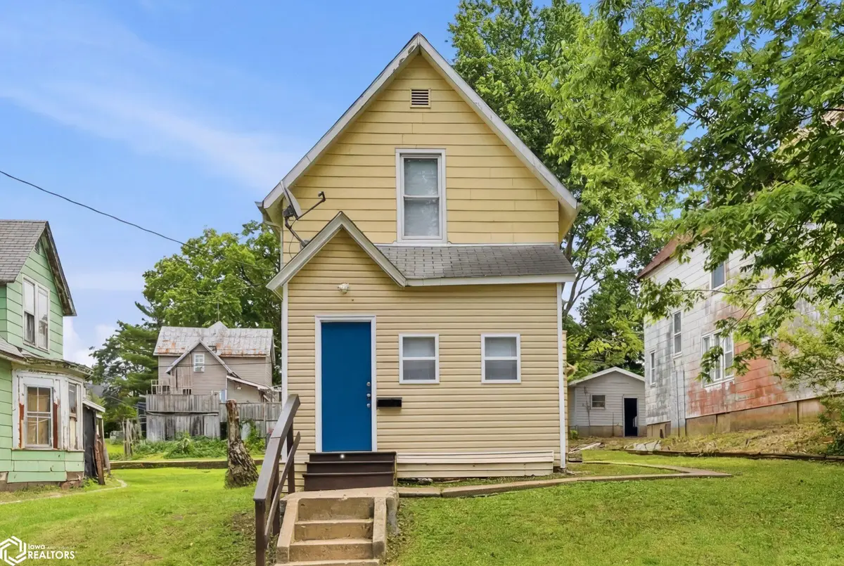 402 May Avenue, Burlington, IA 52601 - #1