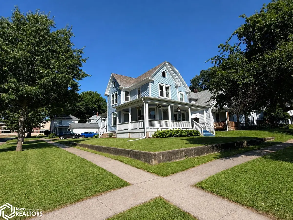 1025 S 7th Street, Burlington, IA 52601 - #1