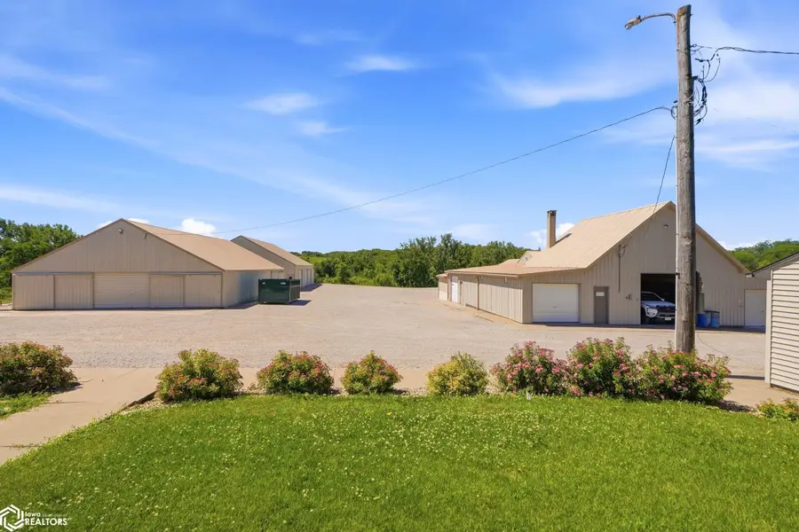 2276 400th Avenue, Victor, IA 52347 - #2