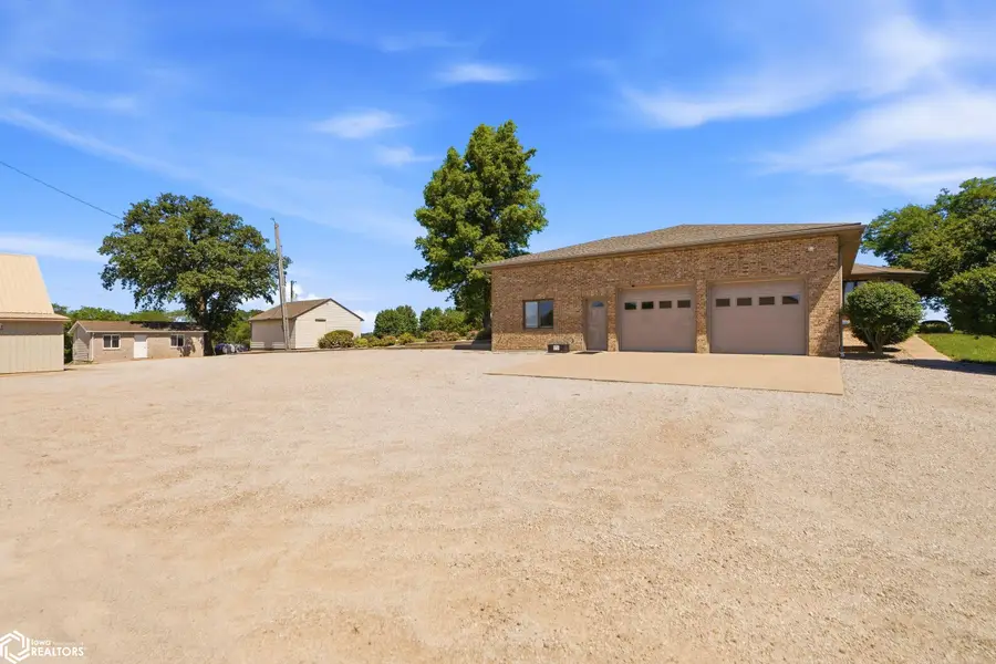 2276 400th Avenue, Victor, IA 52347 - #3