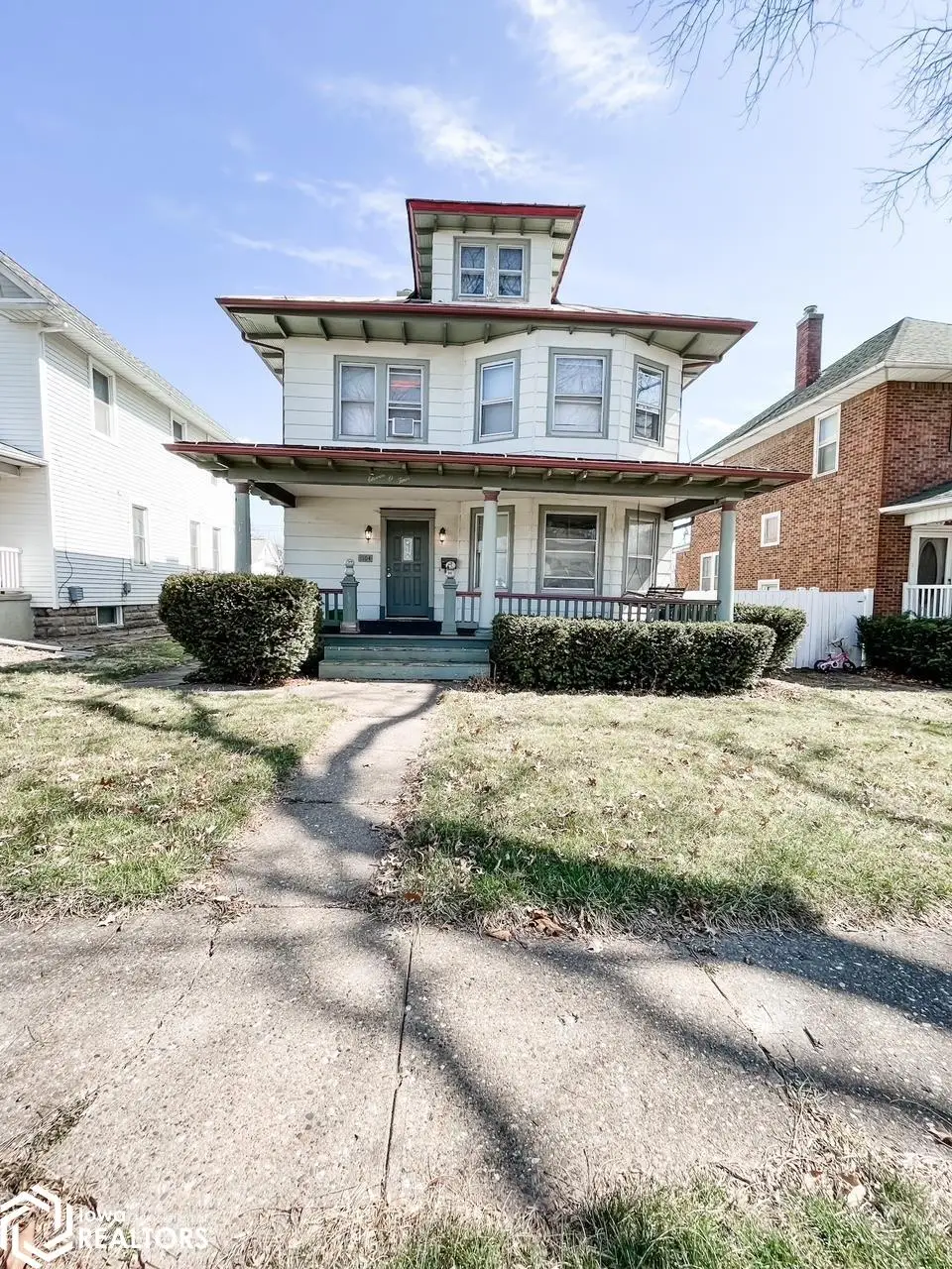 1104 S 5th Street, Burlington, IA 52601 - #1