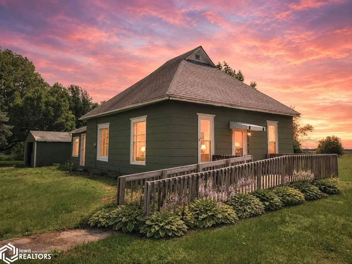 302 S High Street, Delta, IA 52550 - #1