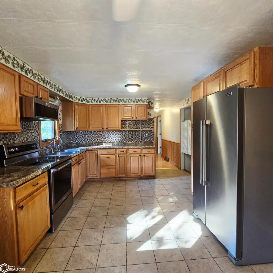 816 Oskaloosa Road, Beacon, IA 52534 - #3