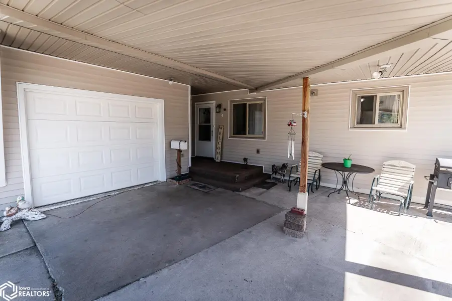 1506 Fremont Street, Marshalltown, IA 50158 - #2