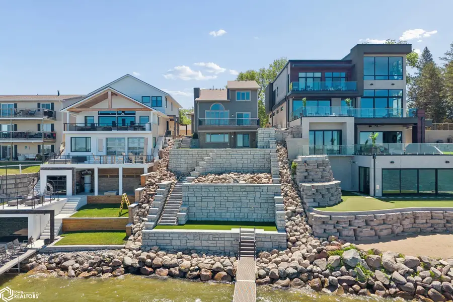 2405 S Lakeview Court, Clear Lake, IA 50428 - #2