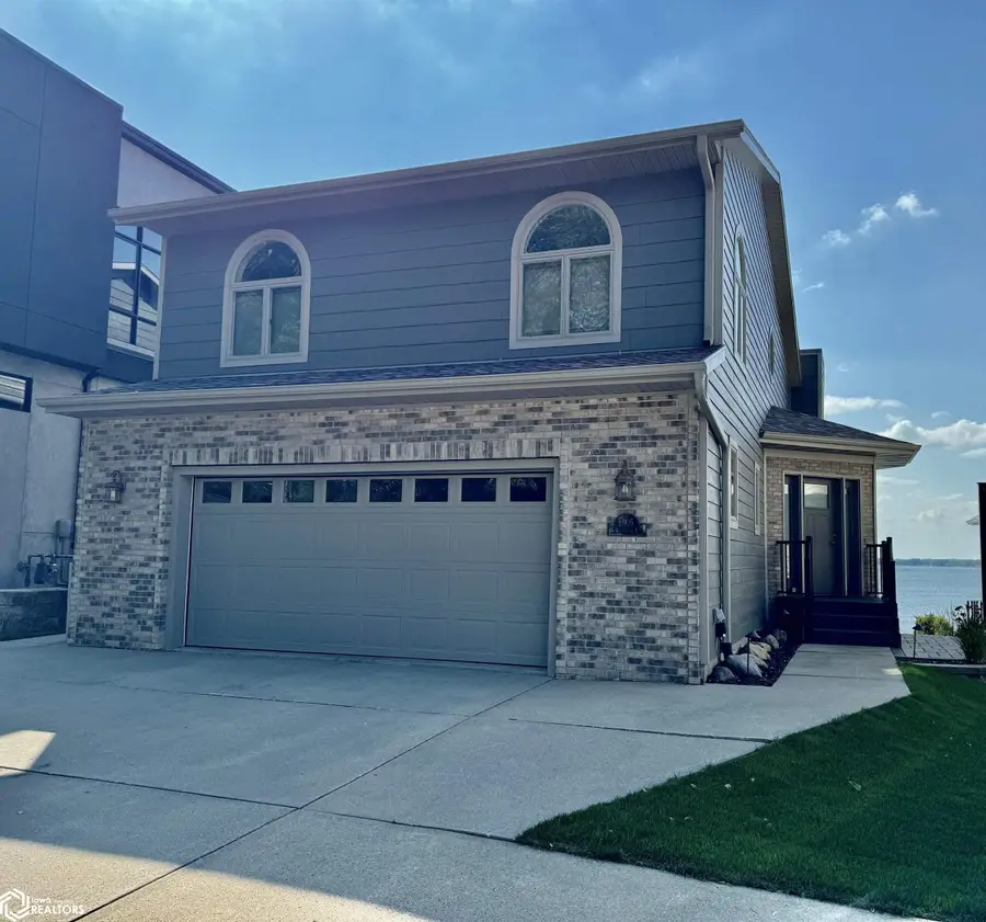 2405 S Lakeview Court, Clear Lake, IA 50428 - #3