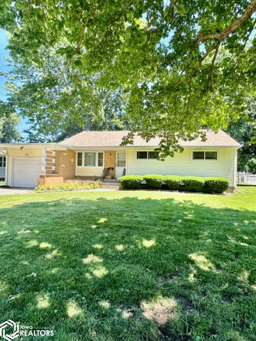 2014 S 4th Street, Burlington, IA 52601 - #1