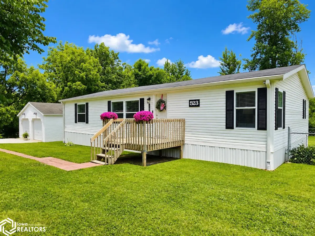 523 W 7th Street, Lamoni, IA 50140 - #1