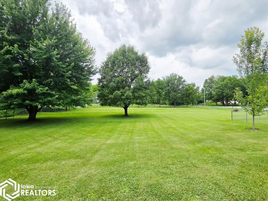 523 W 7th Street, Lamoni, IA 50140 - #2