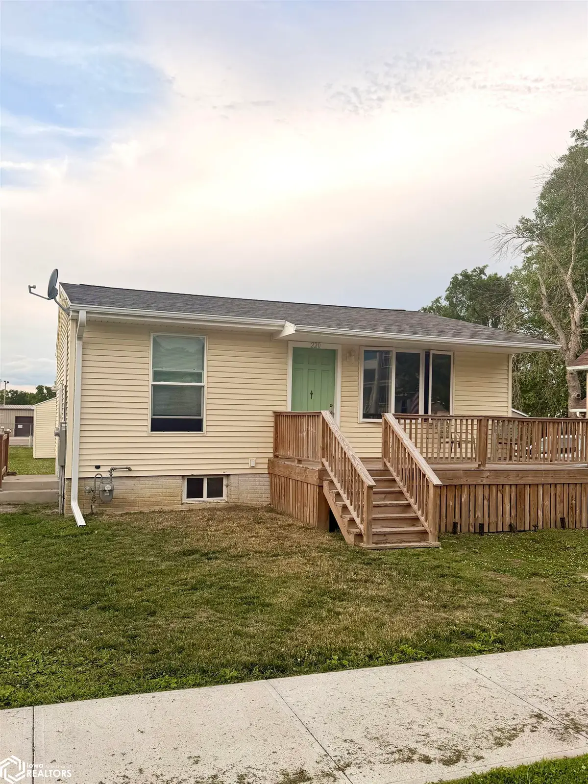 220 12th Street Se, Mason City, IA 50401 - #1