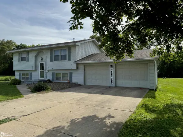 1102 Cherry Hills Drive, Shenandoah, IA 51601