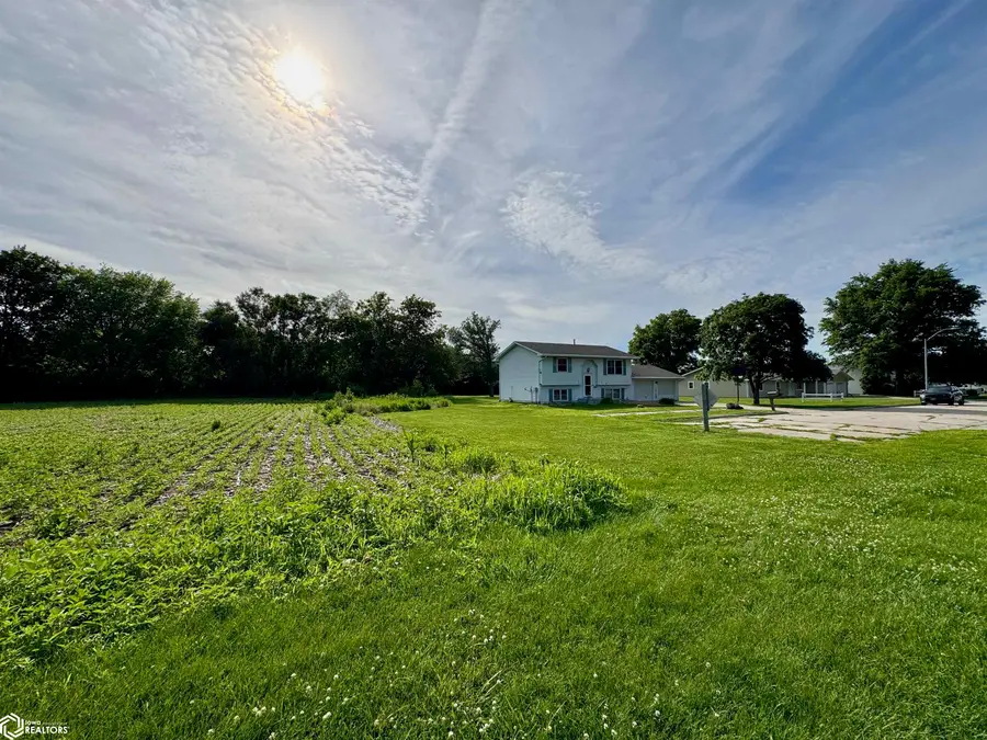 1102 Cherry Hills Drive, Shenandoah, IA 51601 - #3