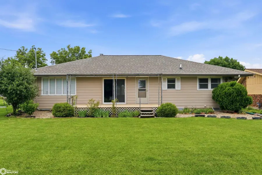 11 Palmer Street, Marshalltown, IA 50158 - #3