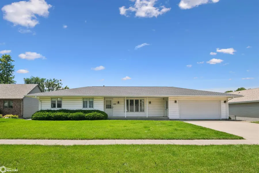 1507 S 5th Street, Marshalltown, IA 50158 - #3