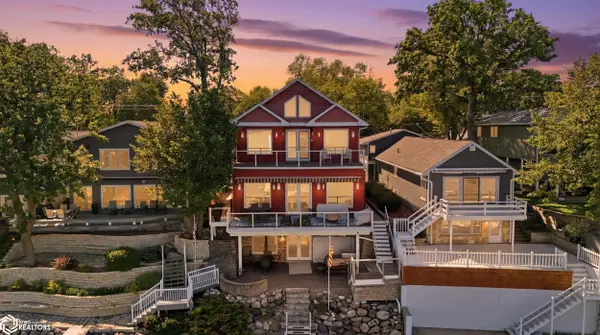 2217 S Lakeview Drive, Clear Lake, IA 50428