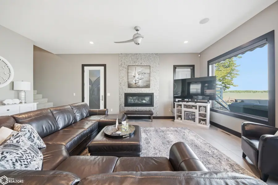 2217 S Lakeview Drive, Clear Lake, IA 50428 - #3