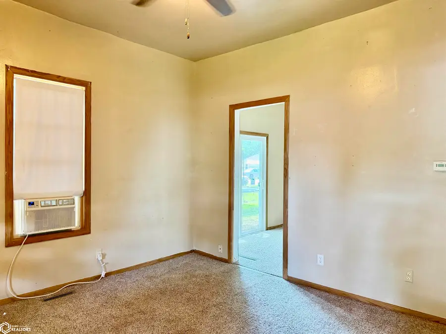 1405 South 2nd, Oskaloosa, IA 52577 - #3
