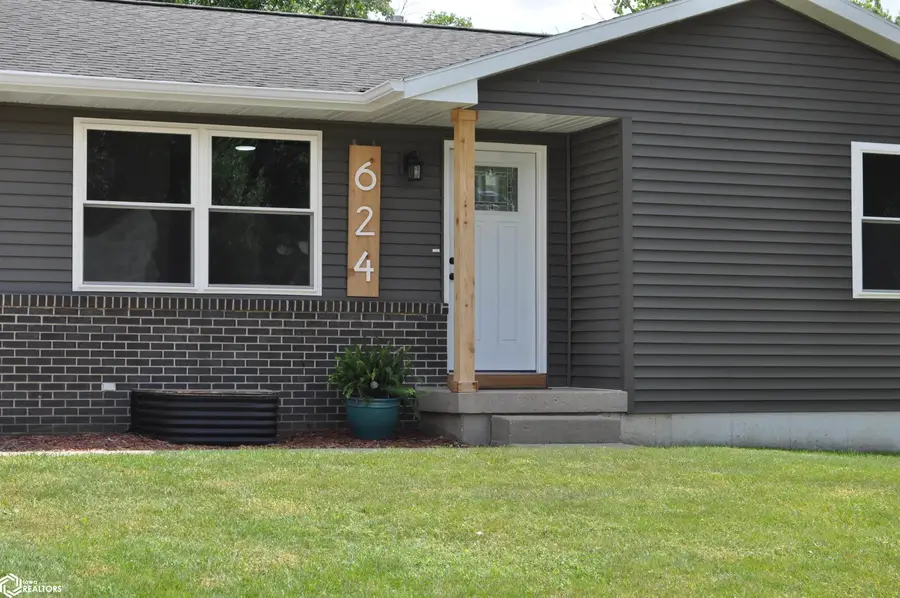 624 San Salvador Avenue, Carroll, IA 51401 - #3